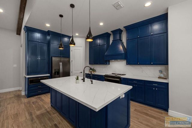 124 Torrey Pines Dr., Laguna Vista, TX 78578