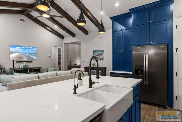 124 Torrey Pines Dr., Laguna Vista, TX 78578