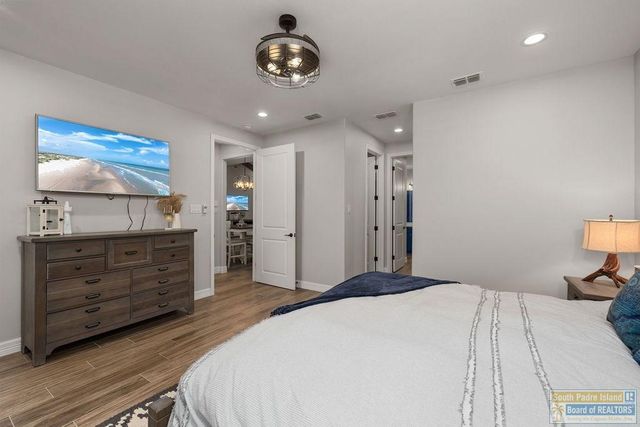 124 Torrey Pines Dr., Laguna Vista, TX 78578