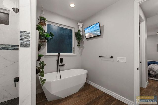 124 Torrey Pines Dr., Laguna Vista, TX 78578