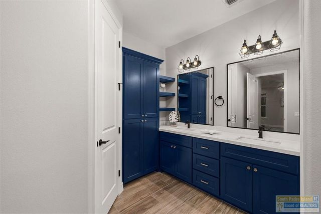 124 Torrey Pines Dr., Laguna Vista, TX 78578