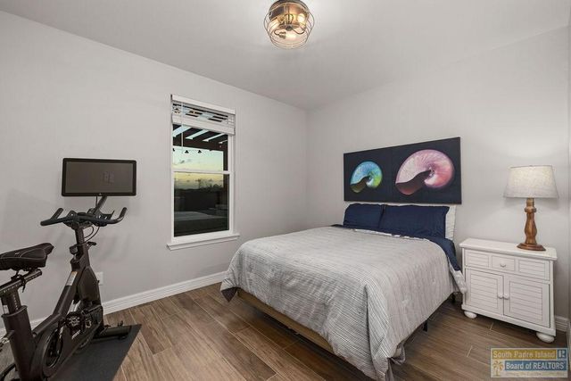 124 Torrey Pines Dr., Laguna Vista, TX 78578