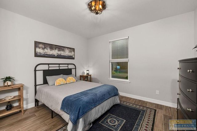 124 Torrey Pines Dr., Laguna Vista, TX 78578