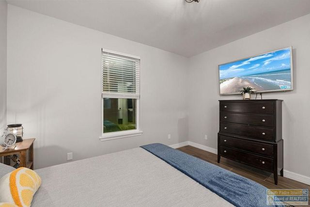 124 Torrey Pines Dr., Laguna Vista, TX 78578