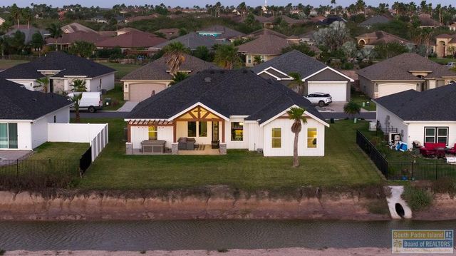 124 Torrey Pines Dr., Laguna Vista, TX 78578