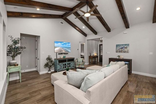 124 Torrey Pines Dr., Laguna Vista, TX 78578