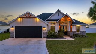 124 Torrey Pines Dr., Laguna Vista, TX 78578