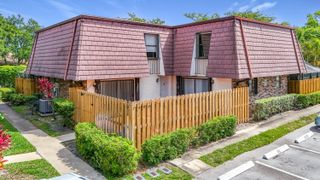 7496 E Courtyard Run E 35, Boca Raton, FL 33433