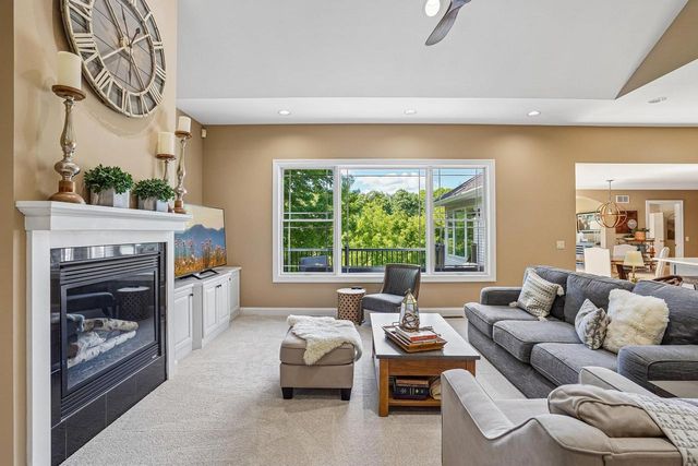 8801 Fairway Oaks Drive, Verona, WI 53593