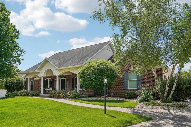 8801 Fairway Oaks Drive, Verona, WI 53593