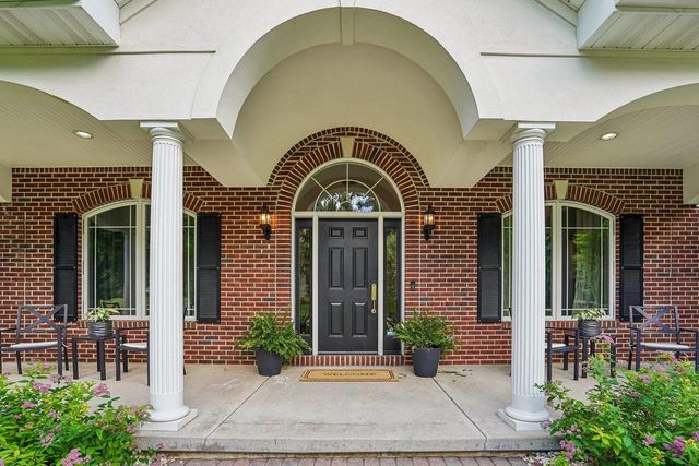 8801 Fairway Oaks Drive, Verona, WI 53593