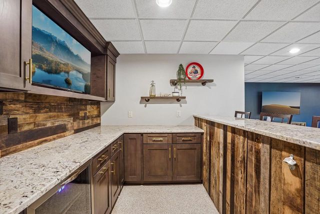 8801 Fairway Oaks Drive, Verona, WI 53593