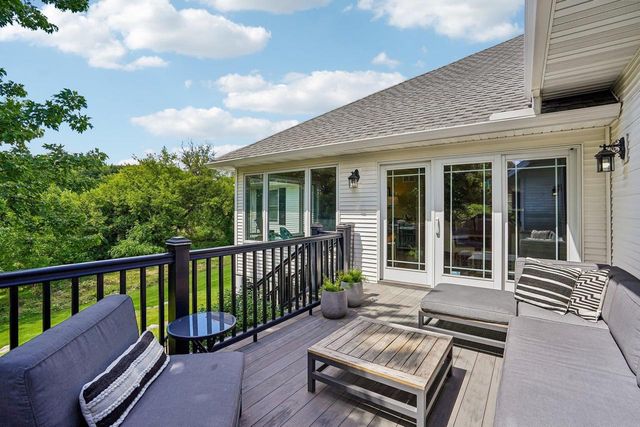 8801 Fairway Oaks Drive, Verona, WI 53593