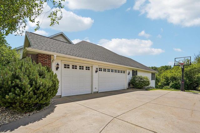 8801 Fairway Oaks Drive, Verona, WI 53593