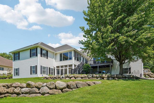 8801 Fairway Oaks Drive, Verona, WI 53593