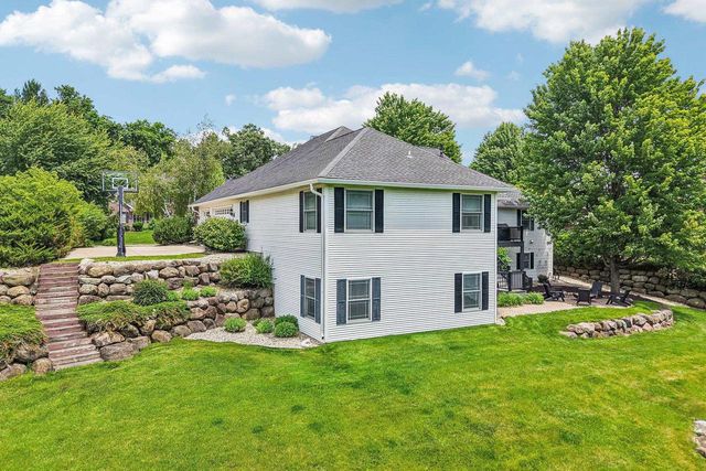 8801 Fairway Oaks Drive, Verona, WI 53593