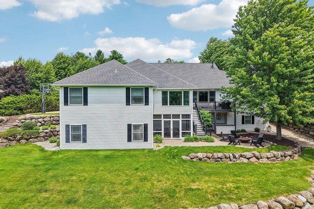 8801 Fairway Oaks Drive, Verona, WI 53593