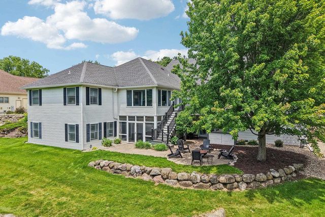 8801 Fairway Oaks Drive, Verona, WI 53593