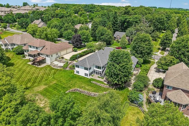 8801 Fairway Oaks Drive, Verona, WI 53593