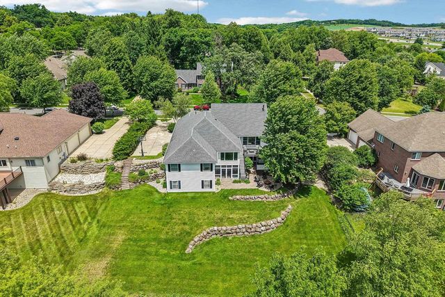 8801 Fairway Oaks Drive, Verona, WI 53593
