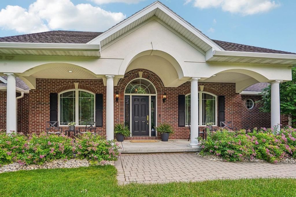 8801 Fairway Oaks Drive, Verona, WI 53593