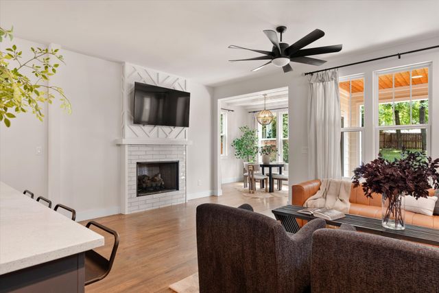 2012A Rosemary Ln, Nashville, TN 37210