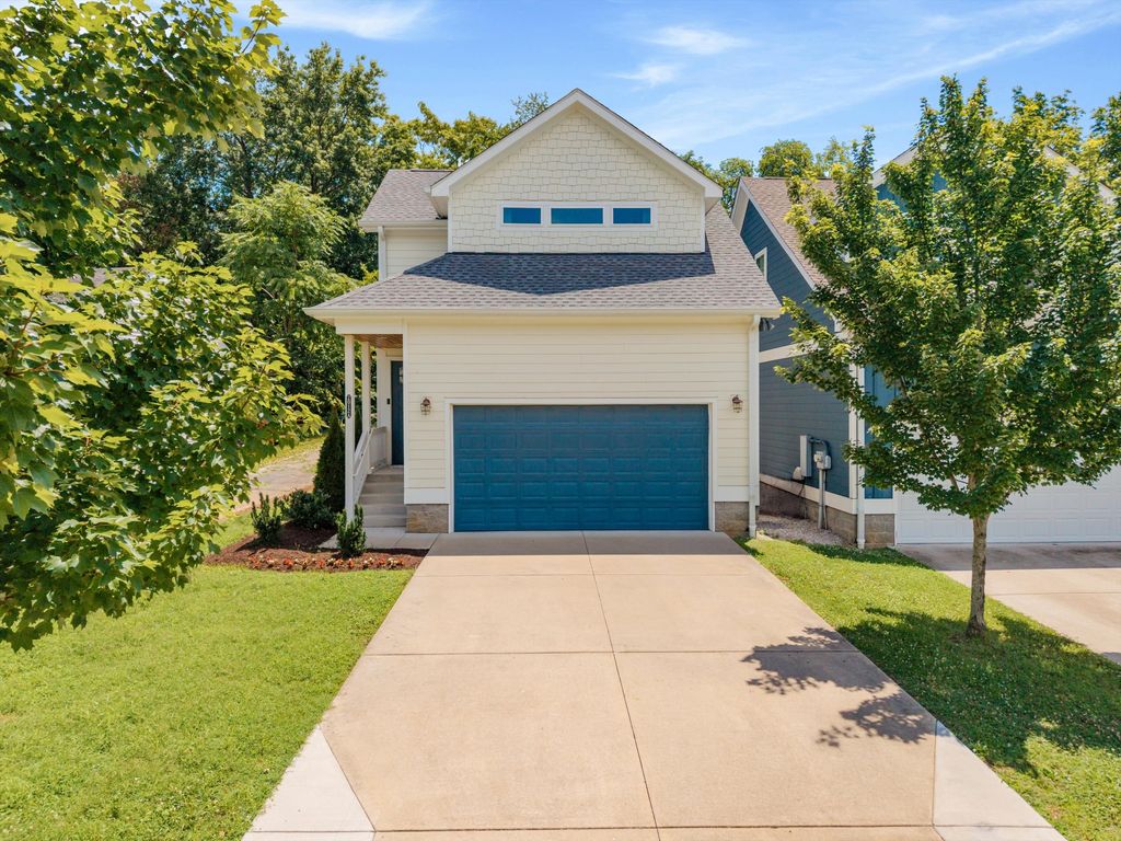 2012A Rosemary Ln, Nashville, TN 37210