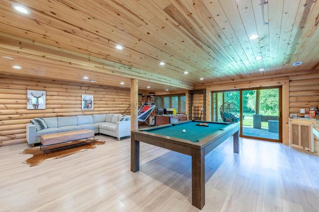2717 N Beaumont AVENUE, Waterford, WI 53185