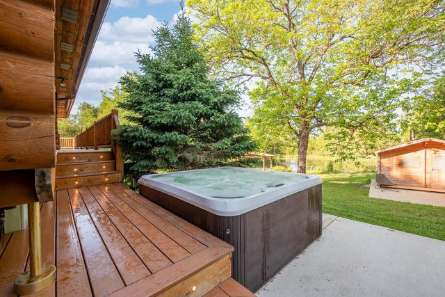 2717 N Beaumont AVENUE, Waterford, WI 53185