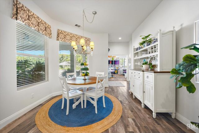 1601 Pissarro Way, Bakersfield, CA 93314