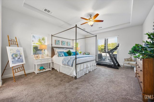 1601 Pissarro Way, Bakersfield, CA 93314