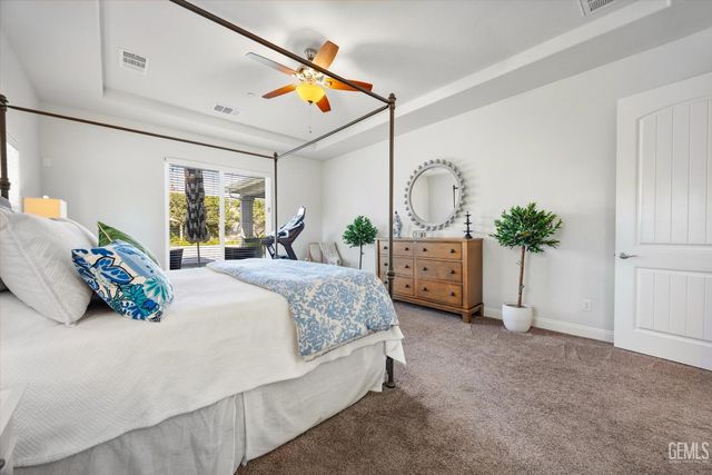 1601 Pissarro Way, Bakersfield, CA 93314