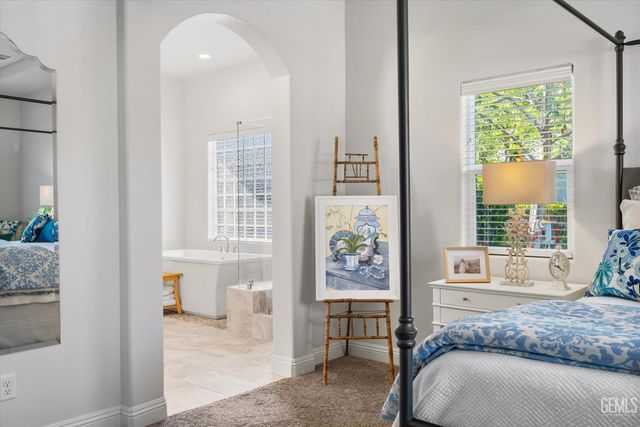 1601 Pissarro Way, Bakersfield, CA 93314