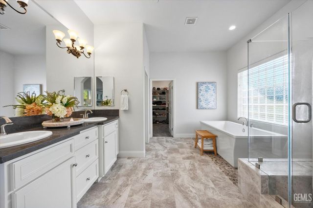 1601 Pissarro Way, Bakersfield, CA 93314