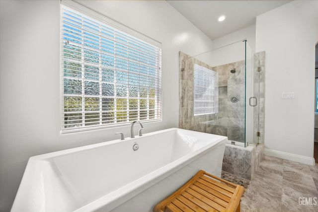 1601 Pissarro Way, Bakersfield, CA 93314