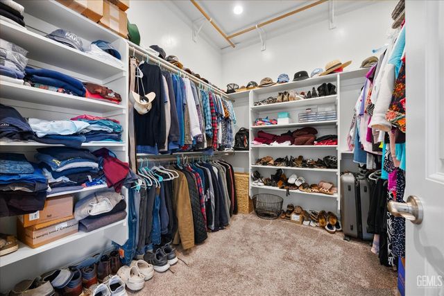 1601 Pissarro Way, Bakersfield, CA 93314