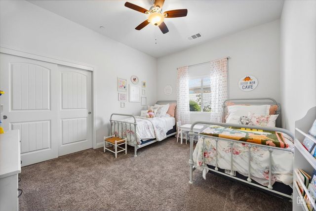 1601 Pissarro Way, Bakersfield, CA 93314