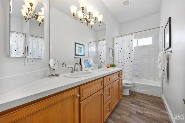 1601 Pissarro Way, Bakersfield, CA 93314