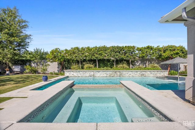 1601 Pissarro Way, Bakersfield, CA 93314