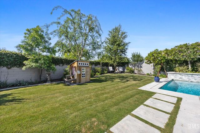 1601 Pissarro Way, Bakersfield, CA 93314