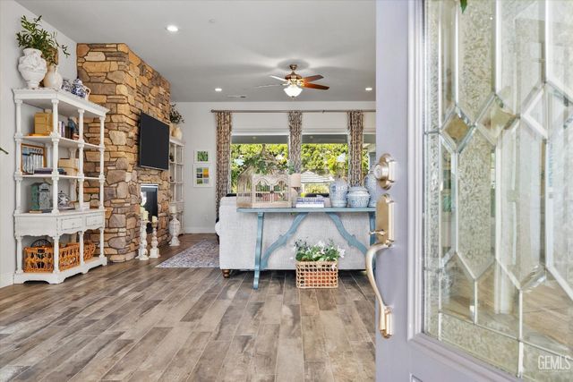 1601 Pissarro Way, Bakersfield, CA 93314