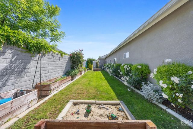 1601 Pissarro Way, Bakersfield, CA 93314