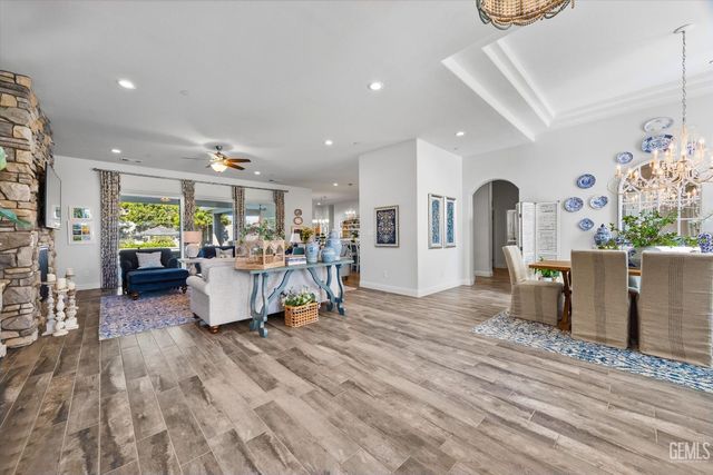 1601 Pissarro Way, Bakersfield, CA 93314