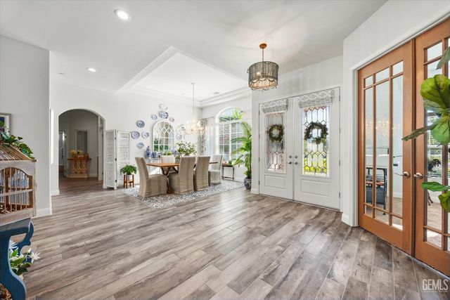 1601 Pissarro Way, Bakersfield, CA 93314