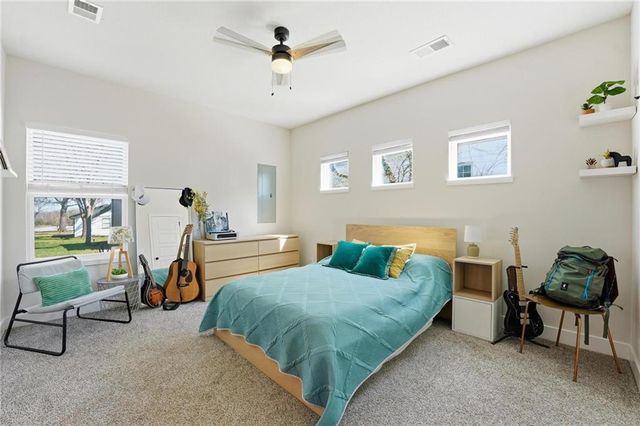 208 NW 16th Street, Blue Springs, MO 64015