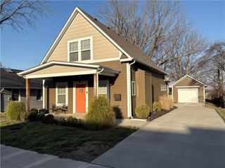 208 NW 16th Street, Blue Springs, MO 64015