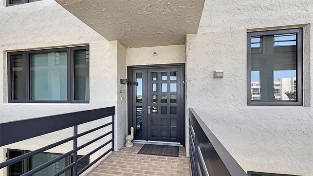 1085 GULF OF MEXICO DRIVE 404, Longboat Key, FL 34228