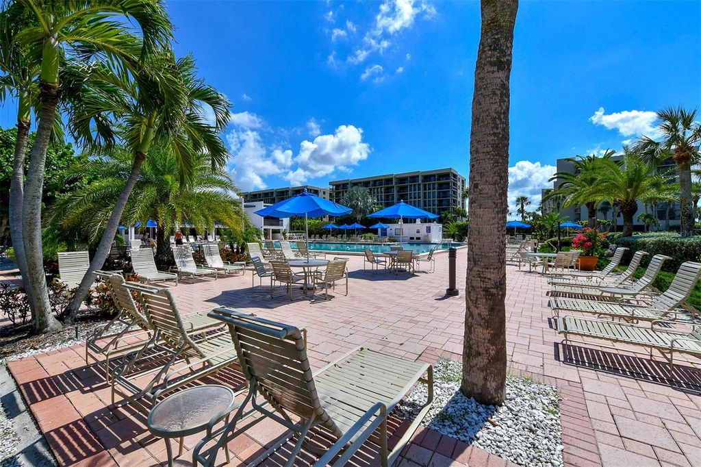 Image 25 of property listing at 1085 GULF OF MEXICO DRIVE 404, Longboat Key, FL 34228