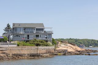 105 Beckett Avenue 105, Branford, CT 06405