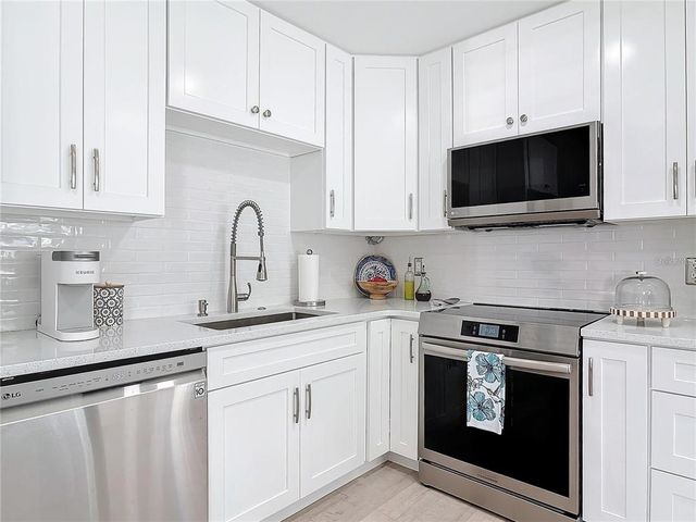 910 MAPLE STREET A & B, New Smyrna Beach, FL 32169
